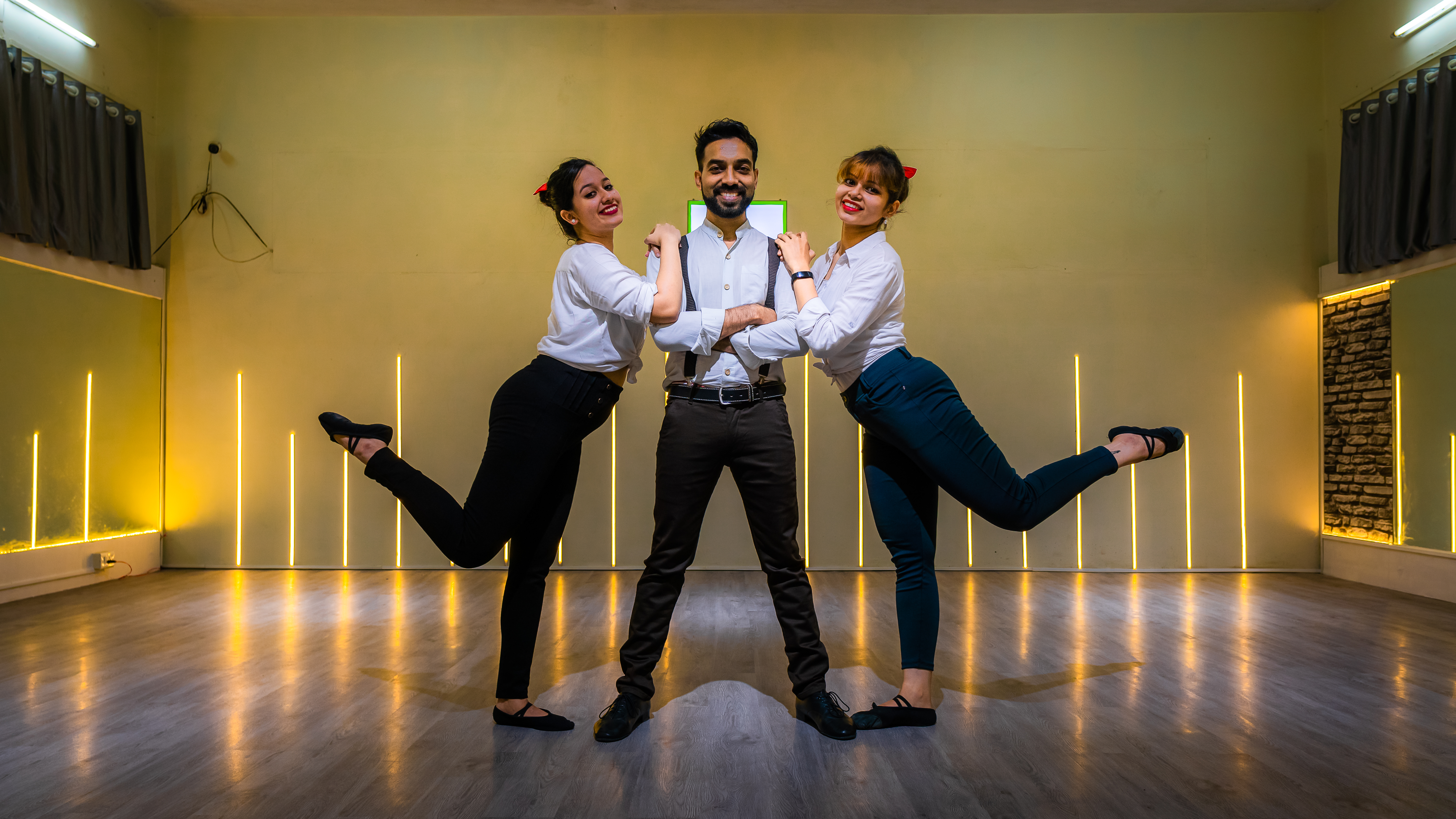 Partner pose — variation